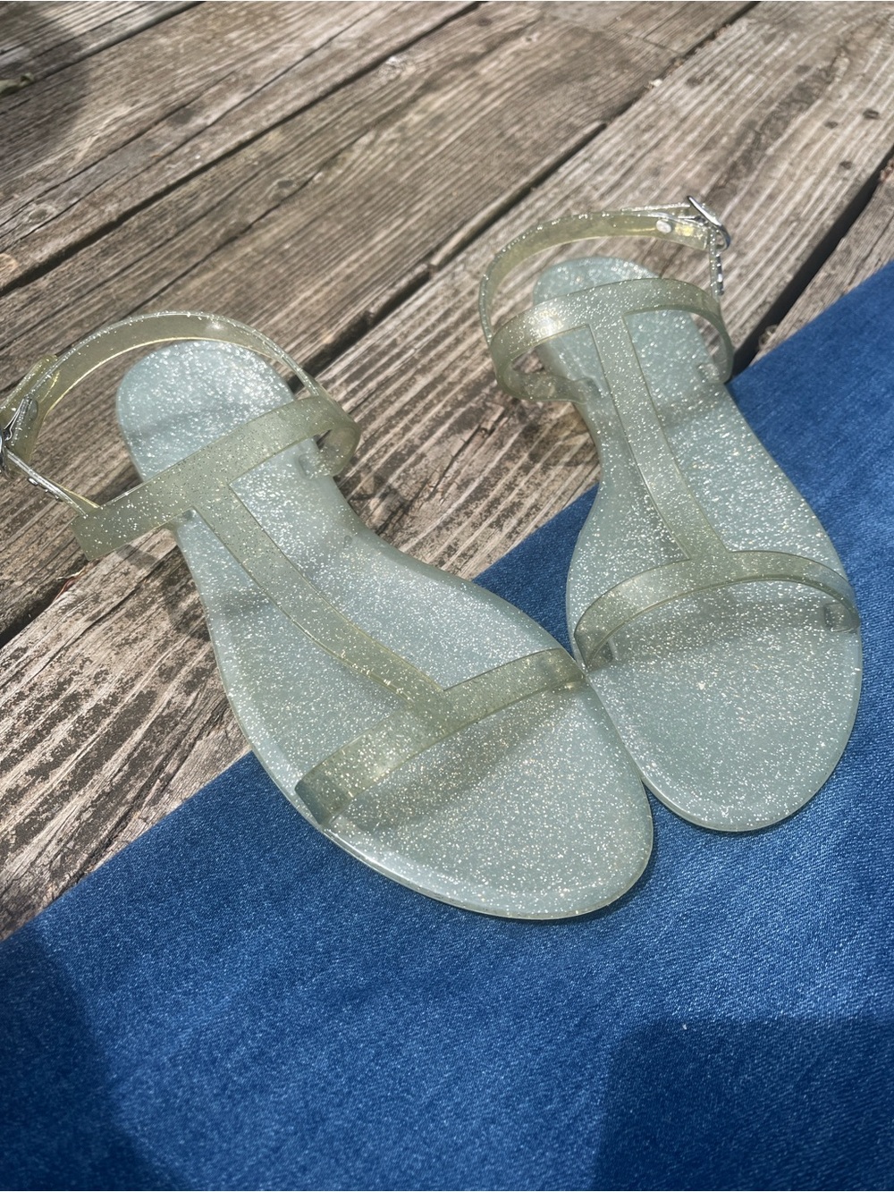 Stuart Weitzman Glitter Jelly Sandals in Pale Gold